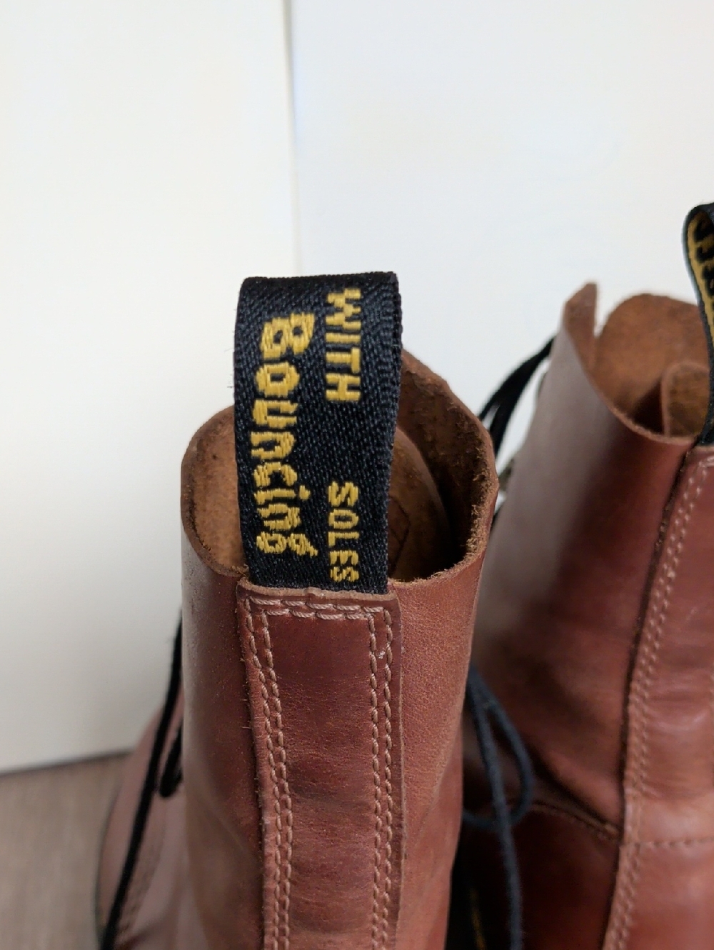 Dr. Marten's Leona Boot, W's 8 - Picture 5 of 11